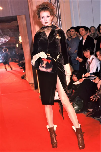Look 32